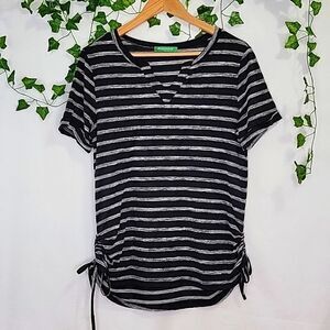 Kimmery. Women's Fashion Tee. Size XL. EUC